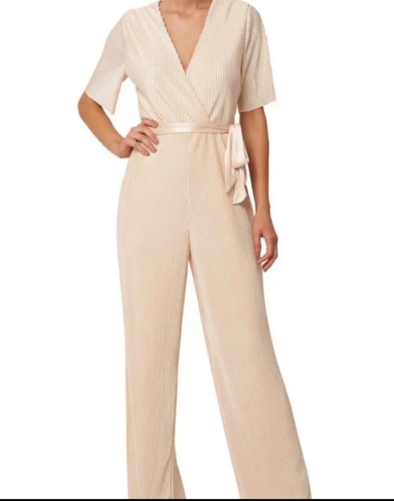 NA-KD pleated jumpsuit *no belt included*